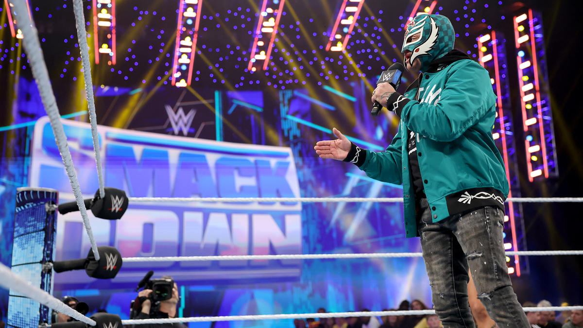Rey Mysterio had been working hurt for months before knee surgery
