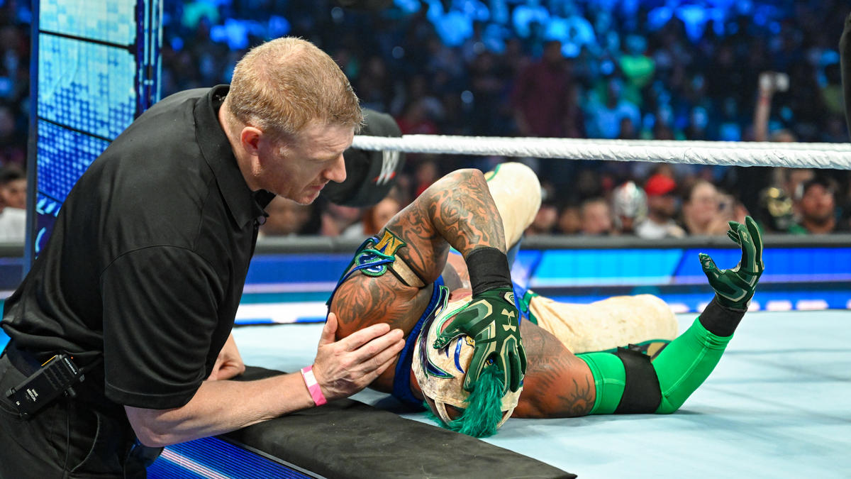 Rey Mysterio ‘fine’ after injury on WWE SmackDown
