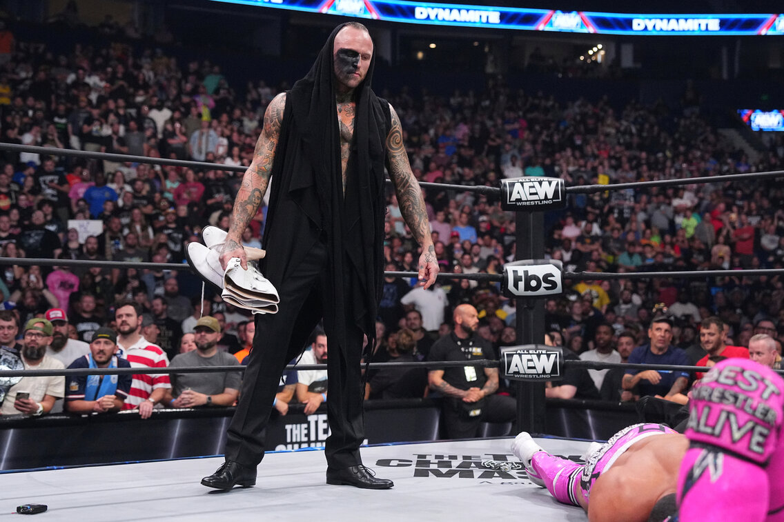 AEW’s Malakai Black dealing with calf tear & hyperextended knee