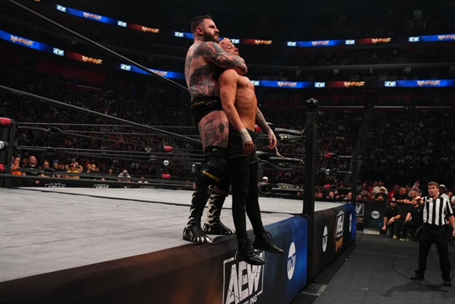 AEW’s Brody King attacks Darby Allin at Seattle autograph signing