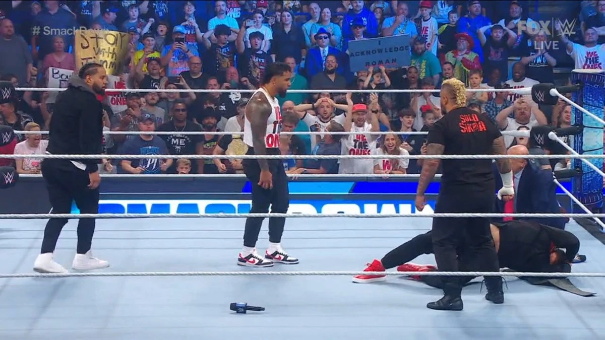Jey Uso lays out Roman Reigns on WWE SmackDown