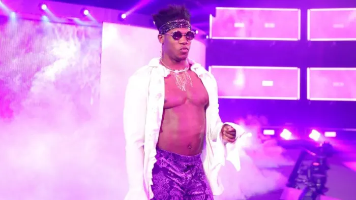 Velveteen Dream alleged to have threatened, punched, bitten gym employee