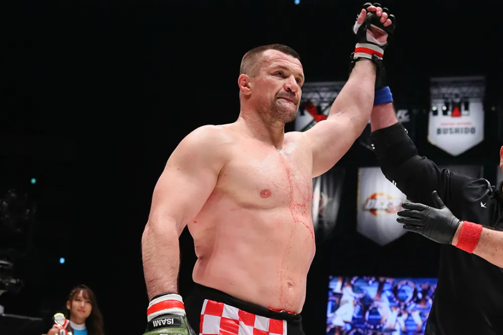 September 20, 2006 Observer Newsletter: Mirko Cro Cop, Trish Stratus