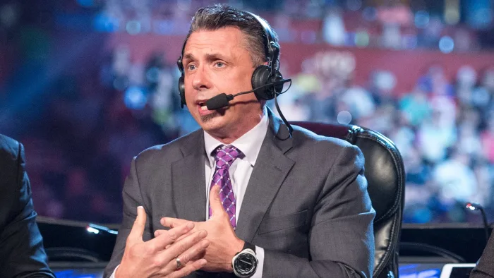 Report: WWE makes change to SmackDown commentary team
