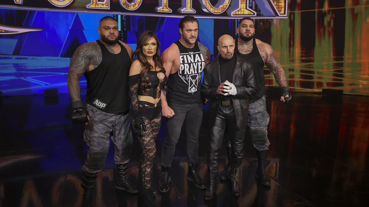 The Authors of Pain & Paul Ellering return on WWE SmackDown