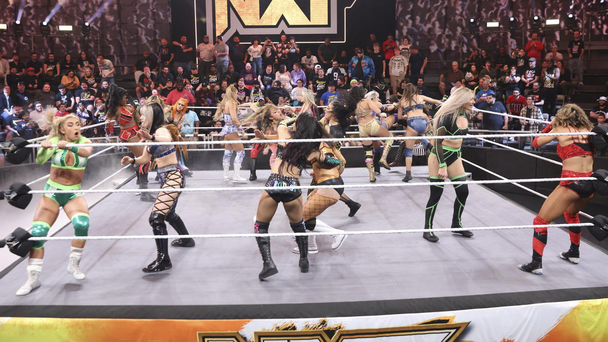 Daily Update: Conor McGregor, CMLL, Mascara Dorada