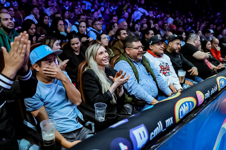 Charlotte Flair attends CMLL Arena Mexico show, supports Andrade El Idolo