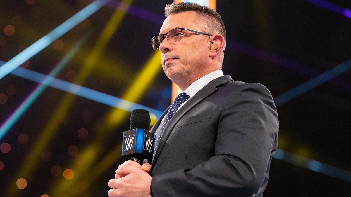 WWE makes changes to commentary teams for Raw and SmackDown