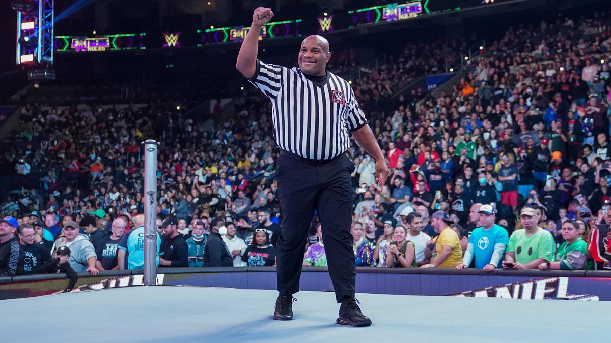 Daniel Cormier to lead WWE WrestleMania 39 coverage for ESPN