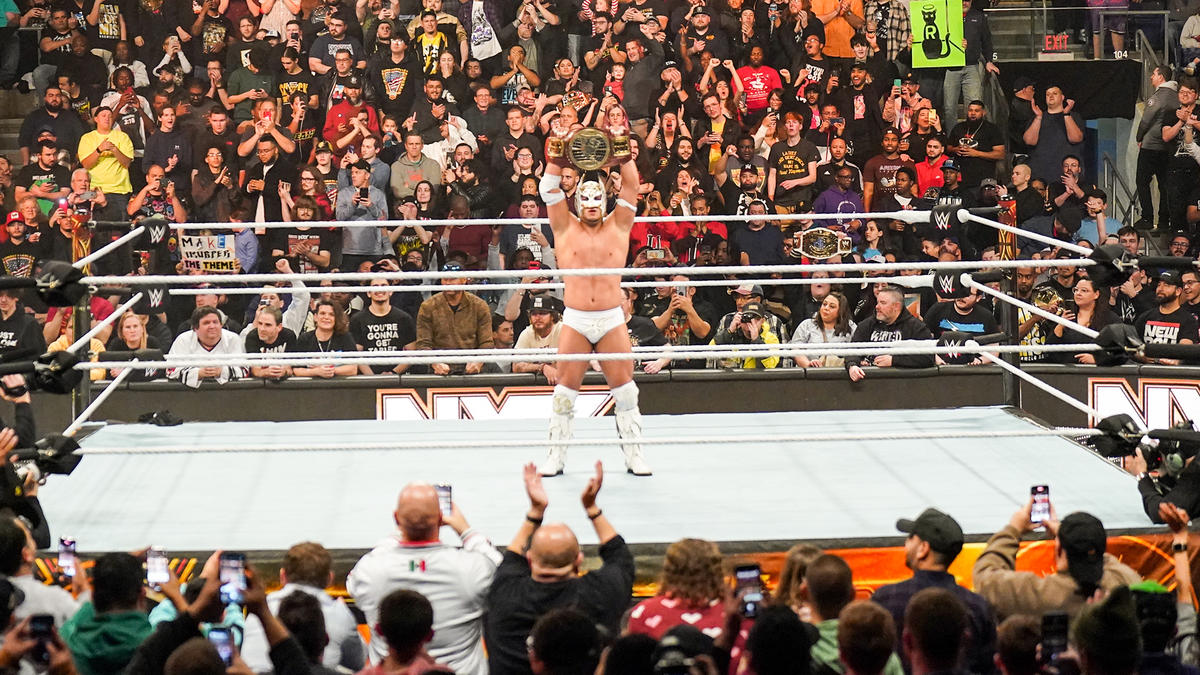 Dragon Lee wins North American title at WWE NXT Deadline
