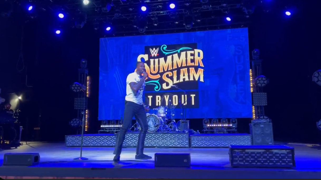 NBA star Dwight Howard takes part in WWE tryout