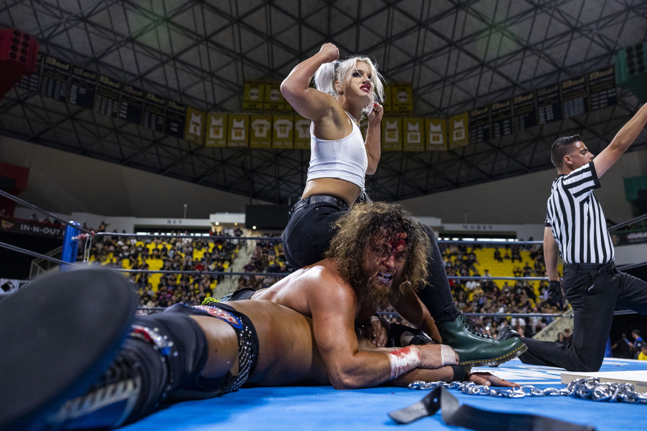 Toni Storm helps Juice Robinson secure NJPW Resurgence victory