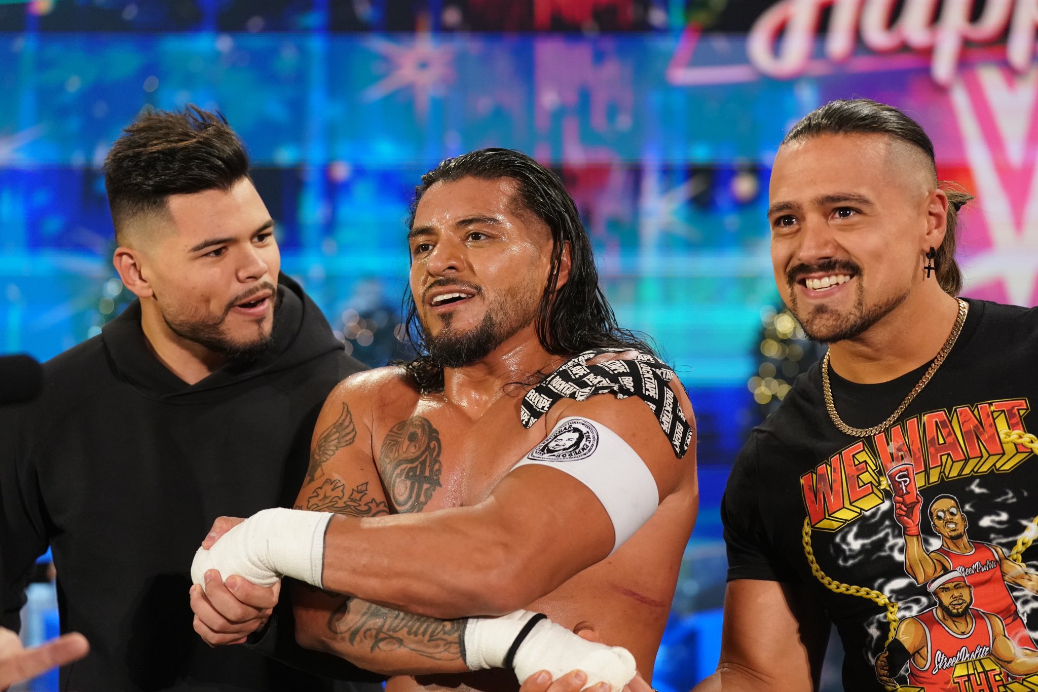 Angel Garza & Humberto Carrillo align with Santos Escobar on WWE SmackDown