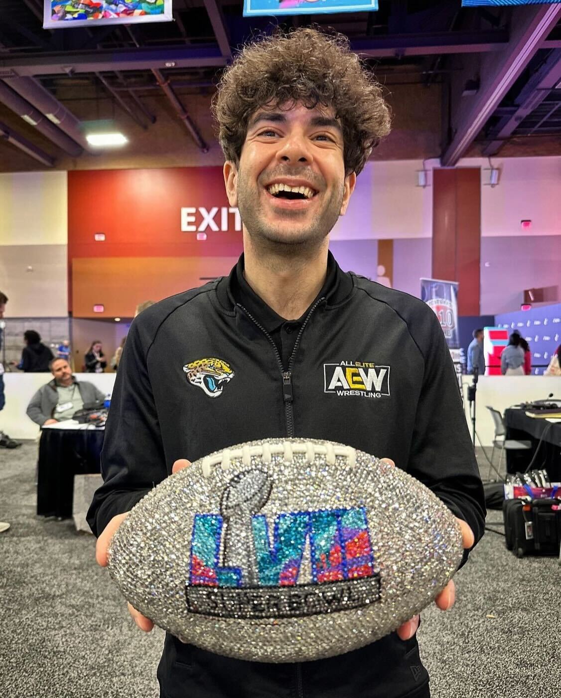 Daily Update: Peacock, Tony Khan, UFC 284