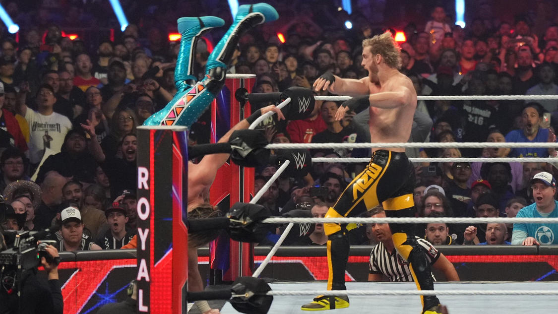 Logan Paul costs Seth Rollins WWE Elimination Chamber match
