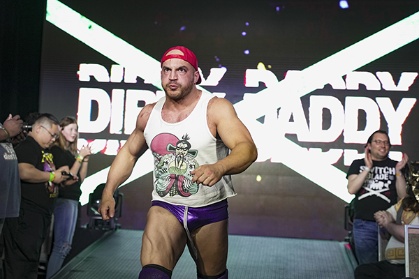 Chris Dickinson signs agreement with NJPW