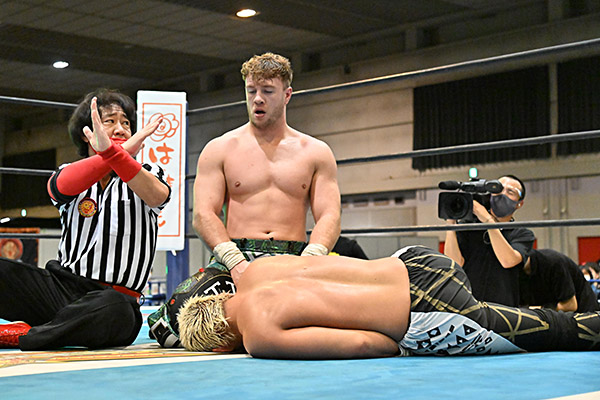 NJPW’s SANADA out of action with fractured orbital bone