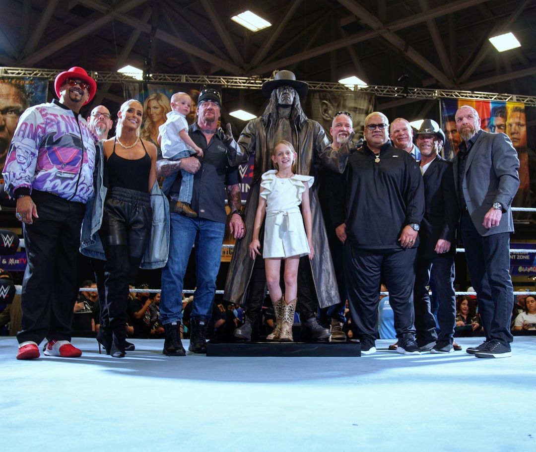 Undertaker statue unveiled at WWE WrestleMania Axxess