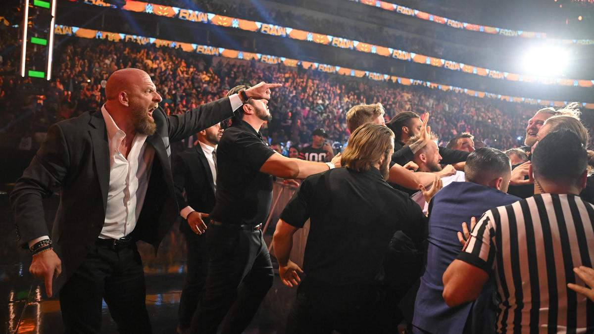 WWE Raw video highlights: Title change, Lesnar/Lashley pull-apart brawl
