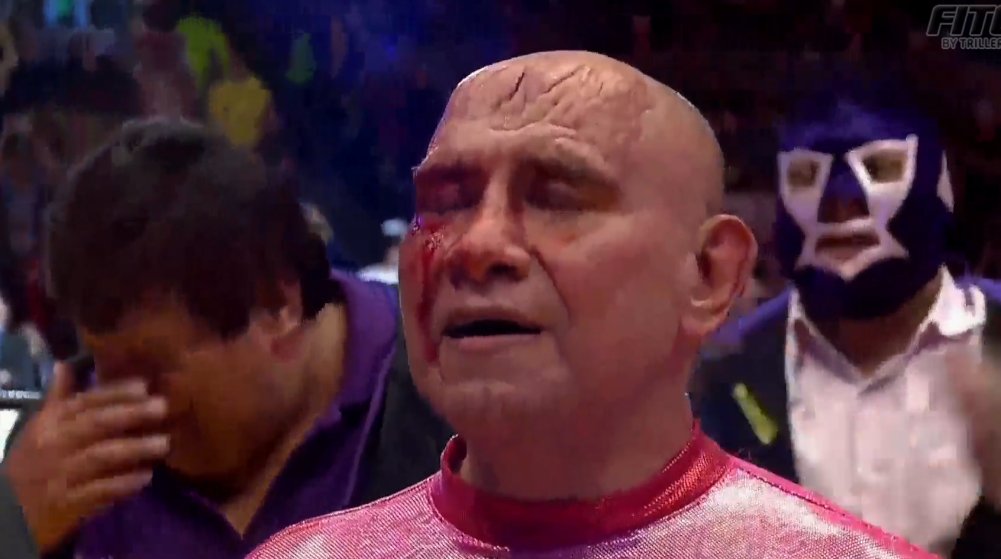 Villano IV loses mask at AAA Triplemania XXX