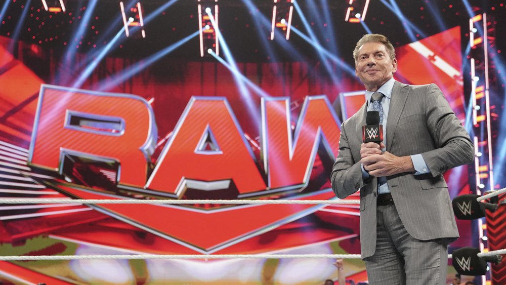 WWE Raw video highlights: Vince McMahon appears, Elias concert, MITB build