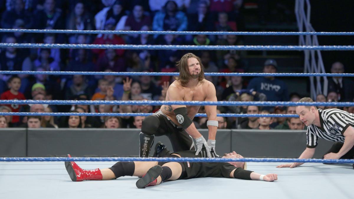 WWE SmackDown video highlights: James Ellsworth gets his title shot