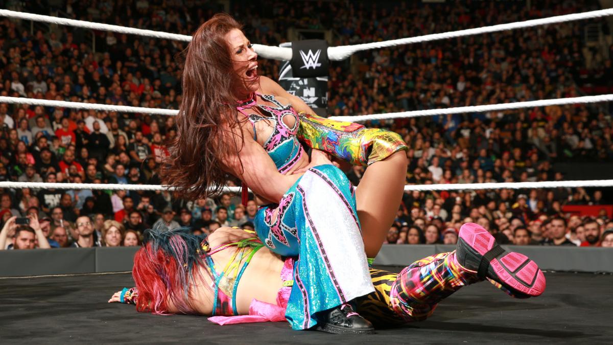 Mickie James backstage at tonight’s SmackDown