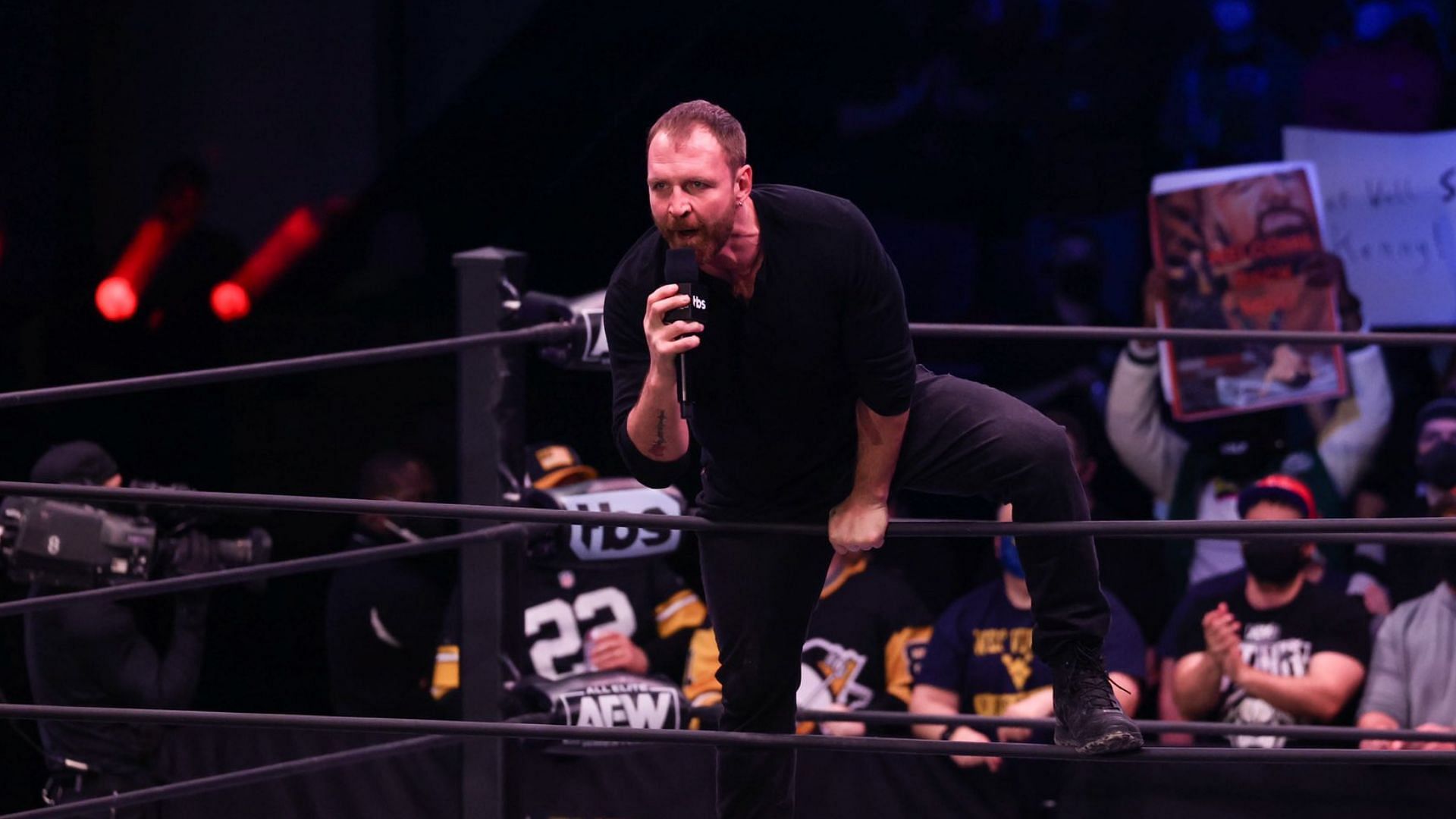 Jon Moxley makes surprise appearance at NEW Wrestlefest