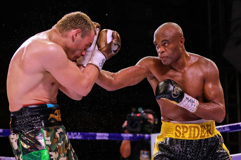 Former UFC champion Anderson Silva picks up boxing win