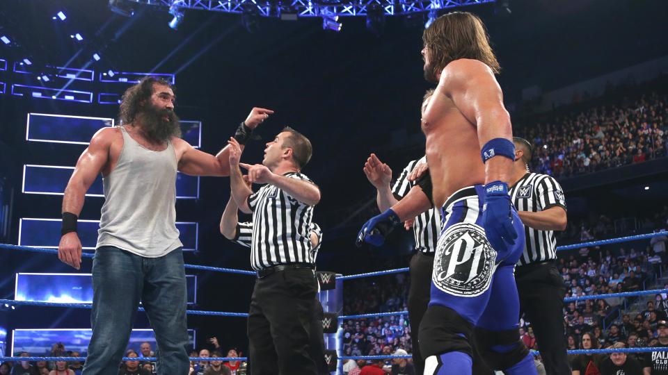 WWE SmackDown video highlights: Main event ends in controversy
