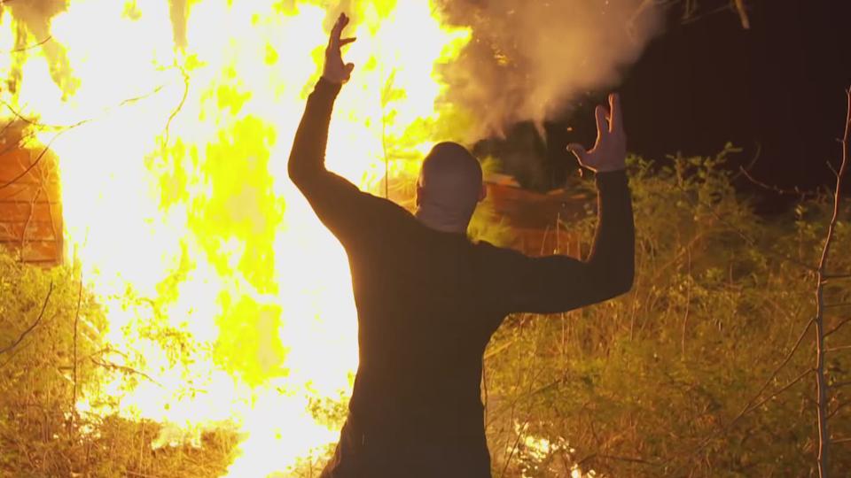 WWE SmackDown video highlights: Orton burns down the Wyatt compound
