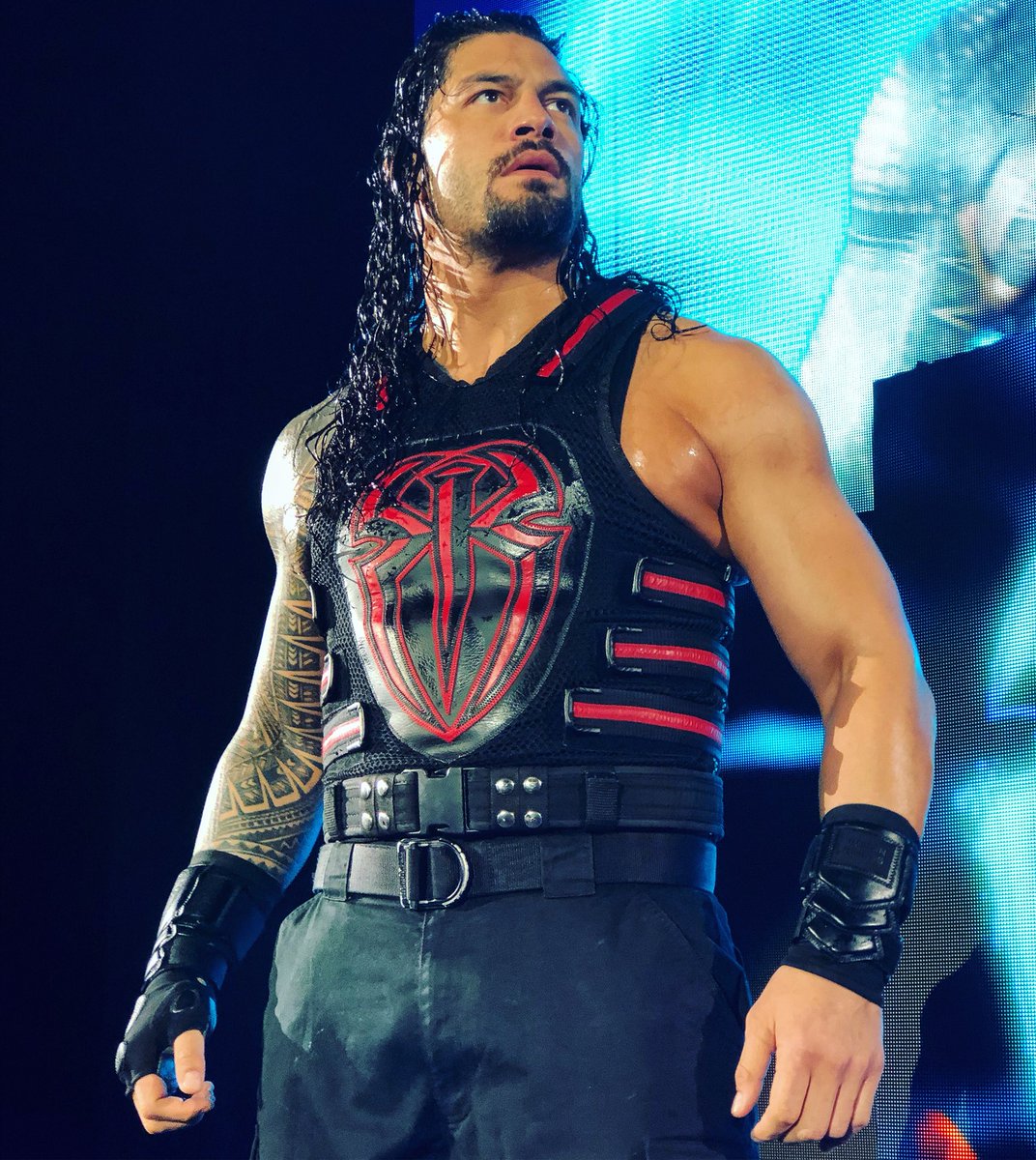 WWE Salina, KS, live results: Reigns & Rollins vs. The Bar & Elias