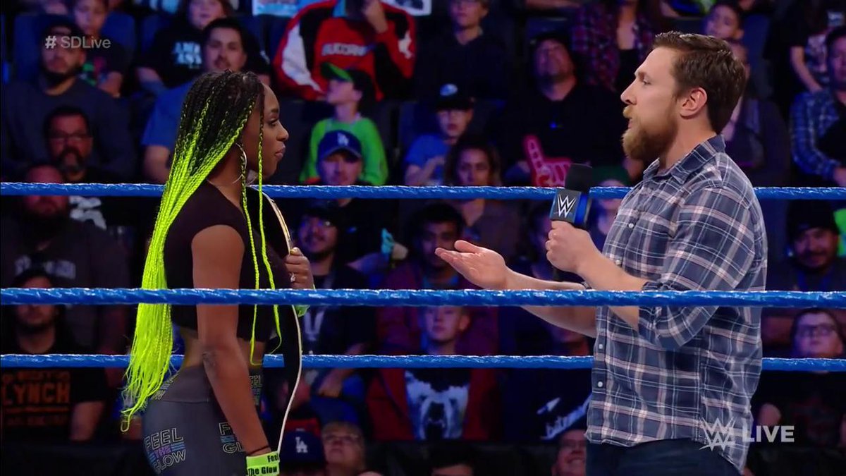 Naomi relinquishes the SmackDown Women’s Championship
