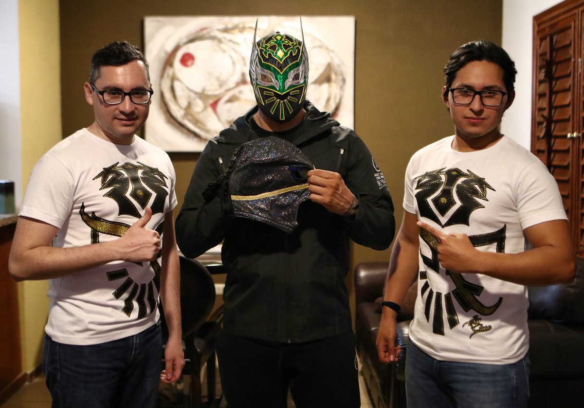 Sin Cara announces name change to Cinta de Oro