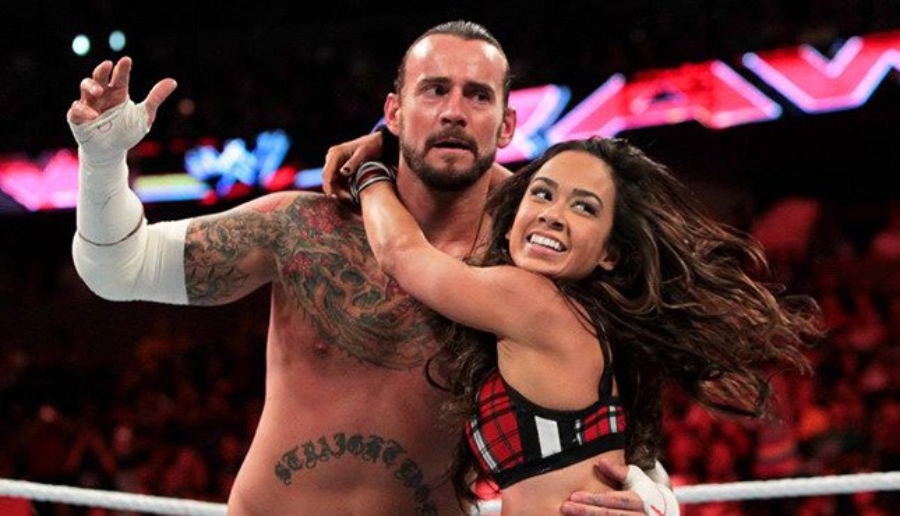 Wrestling Weekly: Tonight’s WWE SmackDown could be big