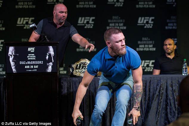 UFC 202 weigh-ins: Sans bottles, McGregor & Diaz strip down for the masses