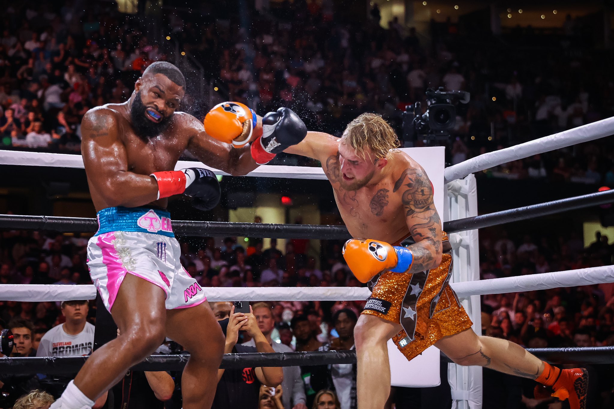 Jake Paul beats former UFC champ Tyron Woodley in boxing match