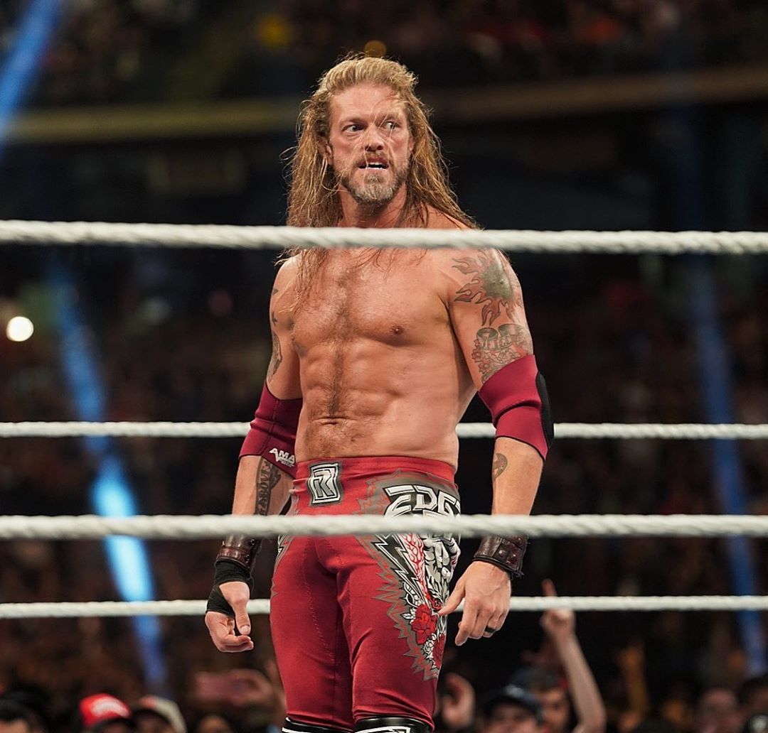 Edge returns to the ring at WWE Royal Rumble