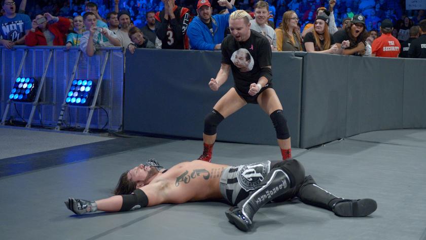 WWE SmackDown video highlights: Styles vs. Ambrose; Becky Lynch returns