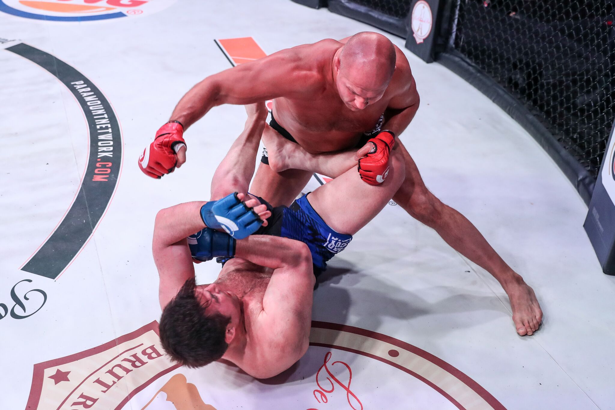 Fedor defeats Chael Sonnen to advance to Bellator heavyweight title finals
