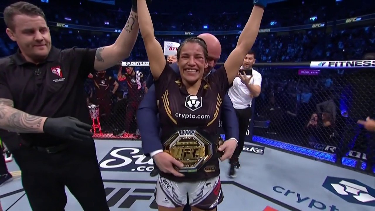 Julianna Pena pulls off upset, Charles Oliveira retains title at UFC 269