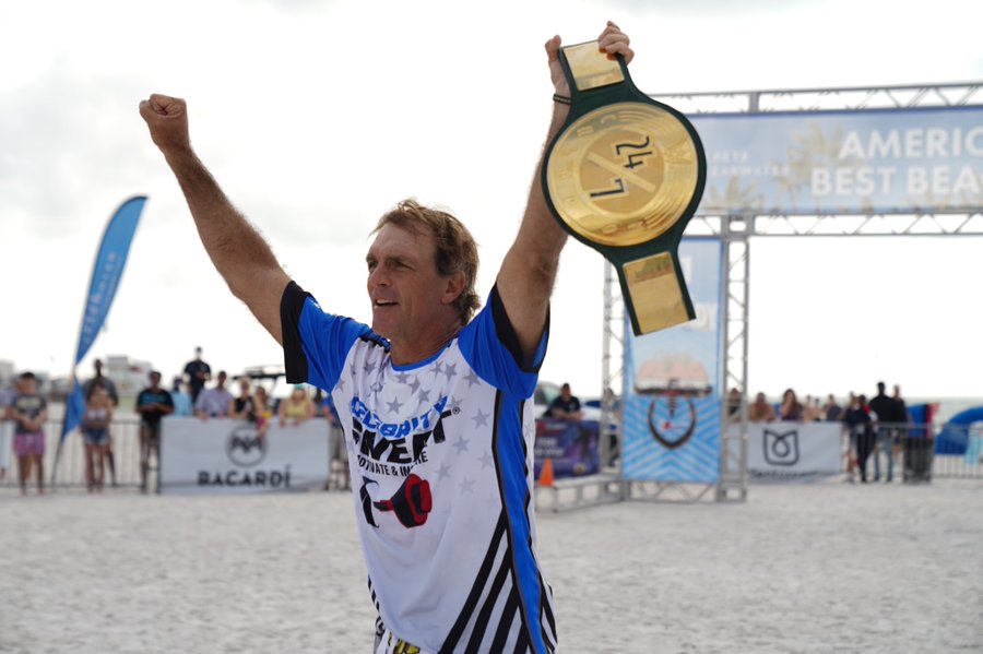 Former NFL quarterback Doug Flutie wins and loses WWE 24/7 title