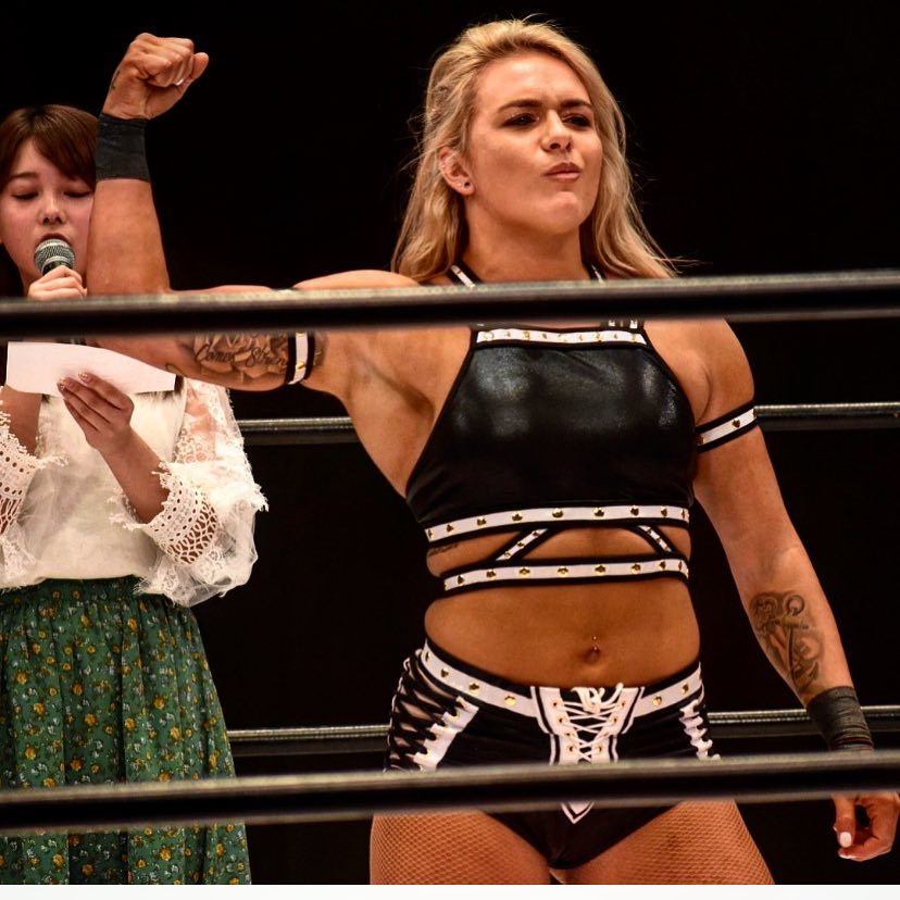 Sadie Gibbs signs with All Elite Wrestling