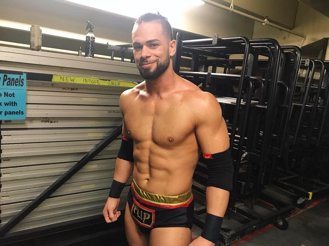 Flip Gordon and Chris Sabin suffer knee injuries