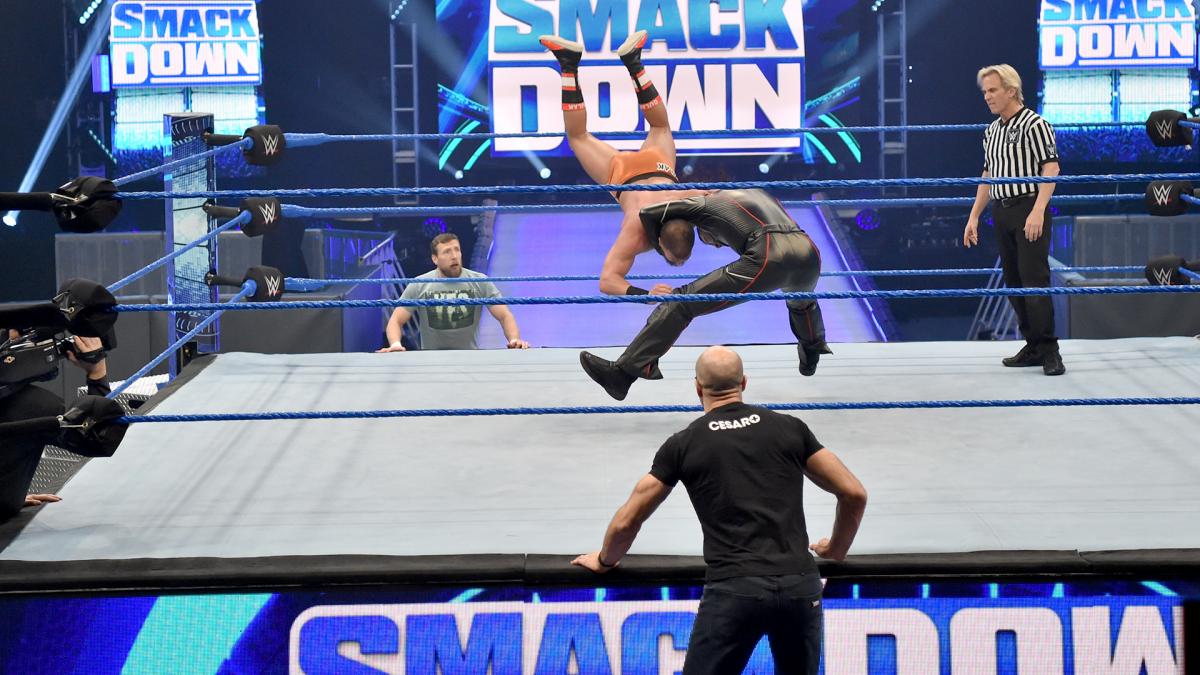 WWE SmackDown video highlights: Gulak vs. Nakamura