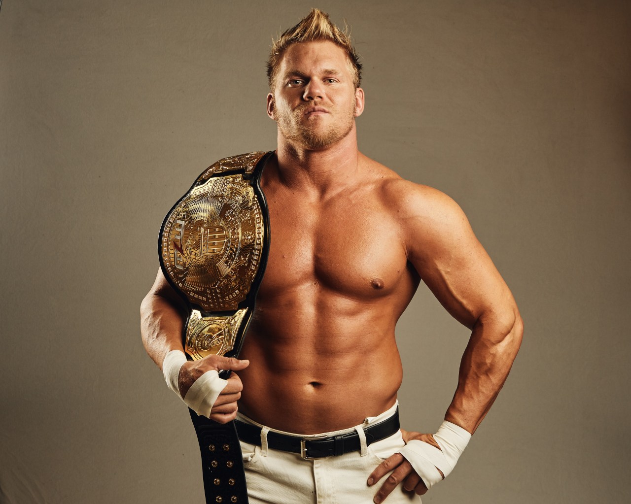 Alex Hammerstone signs new multi-year deal with MLW