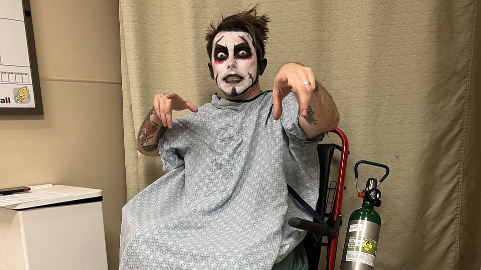 Danhausen having surgery after breaking tibia and fibula