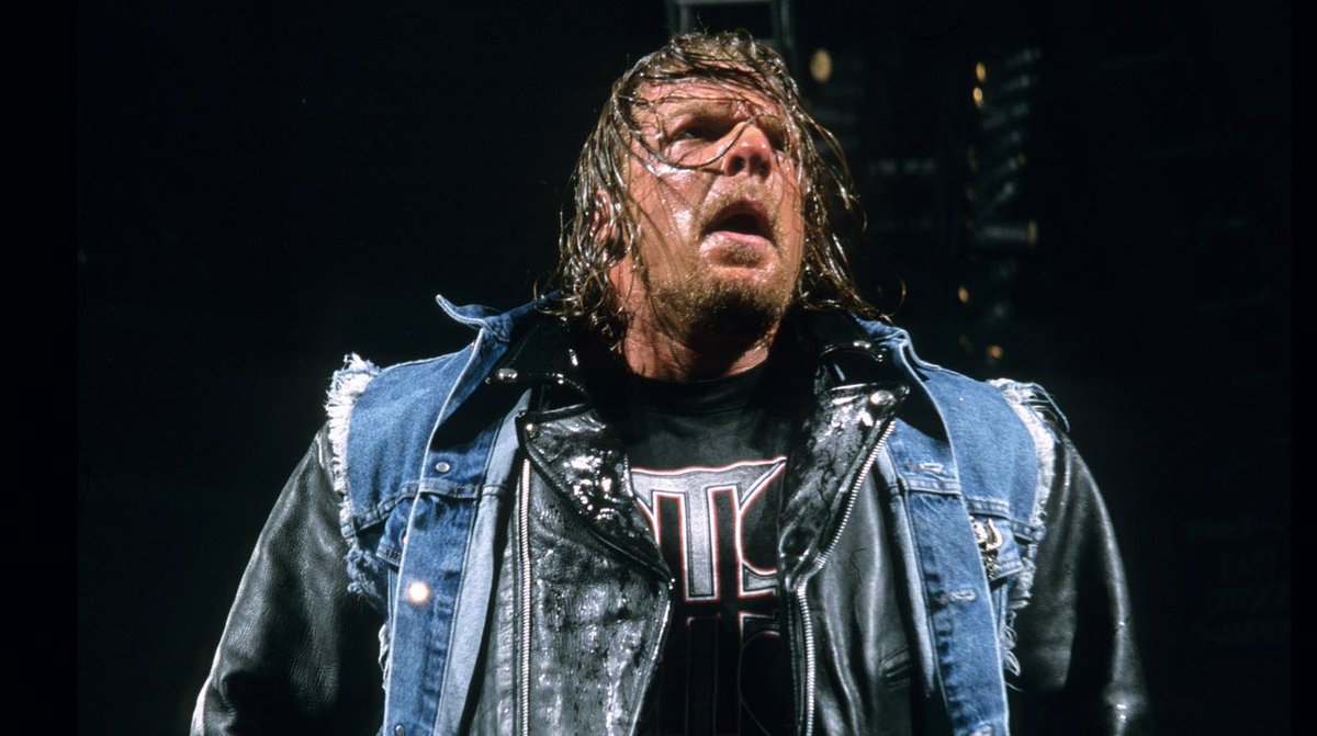 Daily Pro Wrestling History (01/07): Triple H returns from quad tear