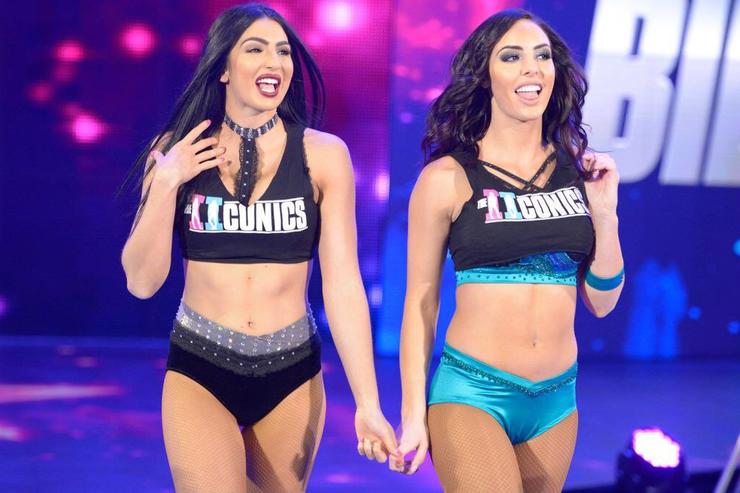 Peyton Royce & Billie Kay debut on WWE SmackDown