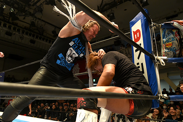 Chris Jericho appears at NJPW New Year’s Dash, brawls with Naito